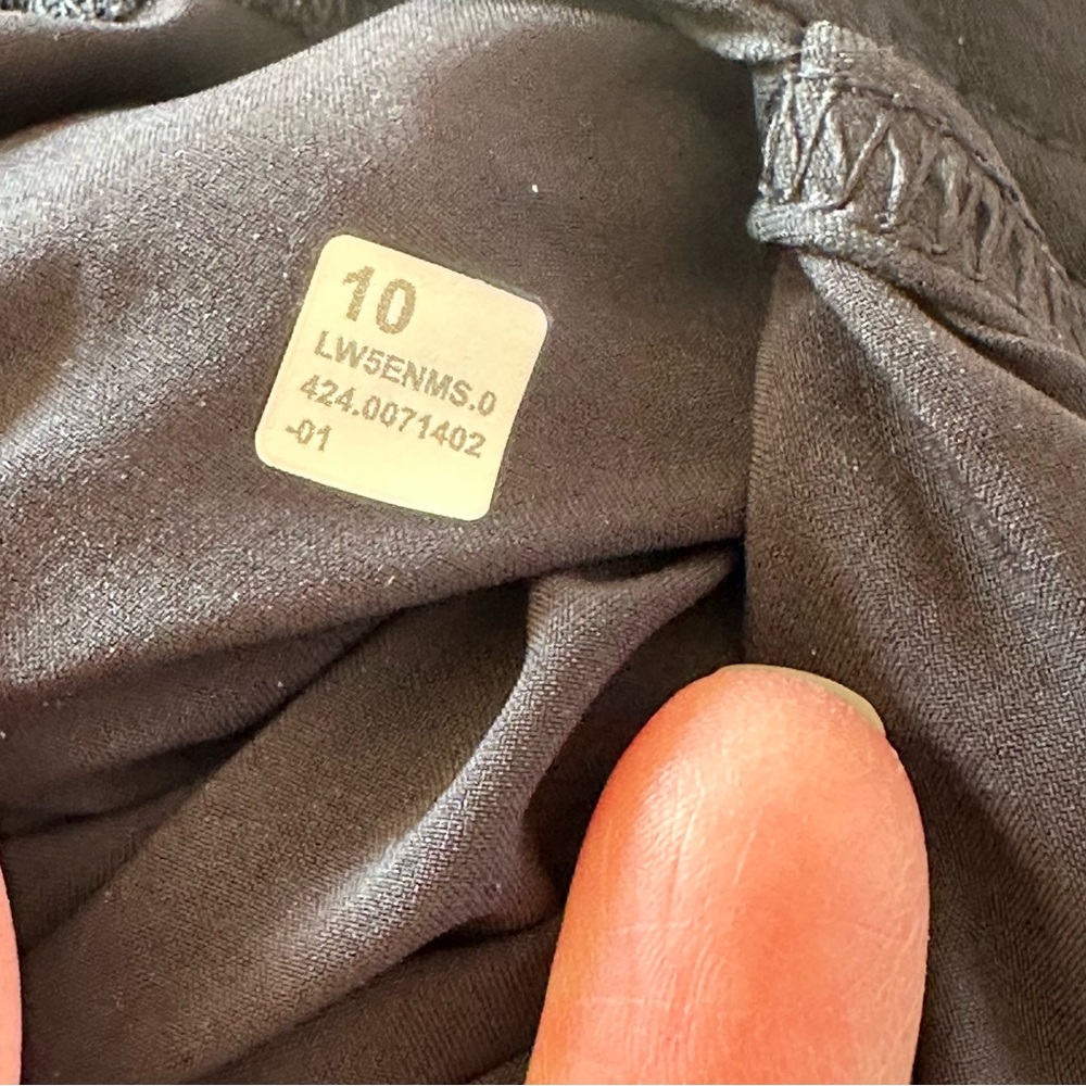 Lululemon Dance Studio Mid-rise Jogger Black Size 10 EUC - Picture 12 of 12